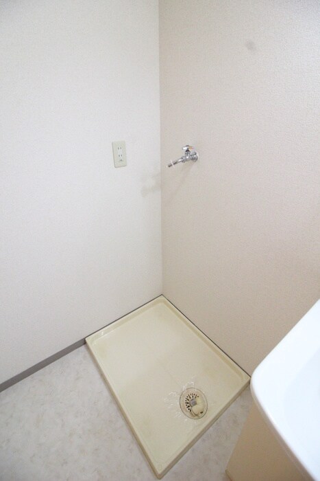 物件内観写真18　(洗濯機置場)