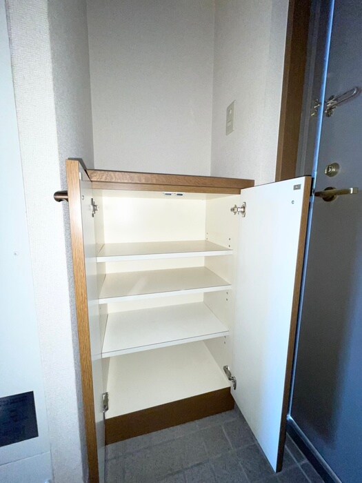 物件内観写真15　(靴箱)