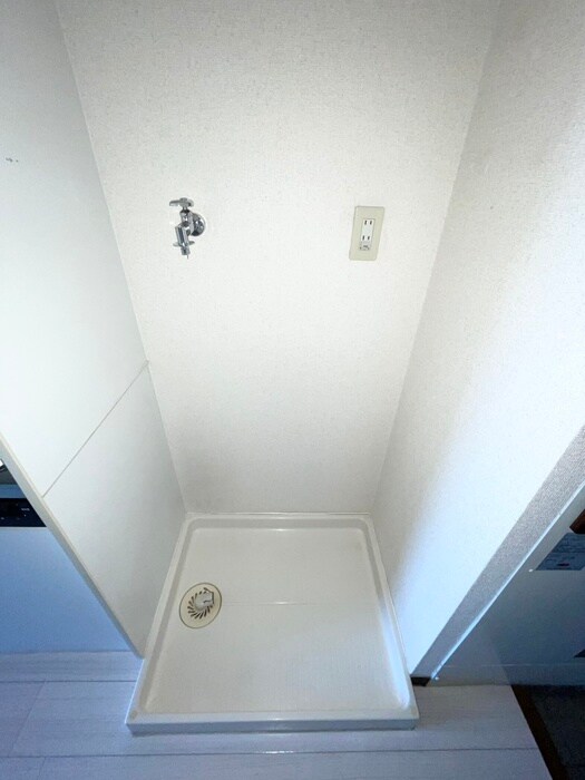 物件内観写真18　(洗濯機置場)