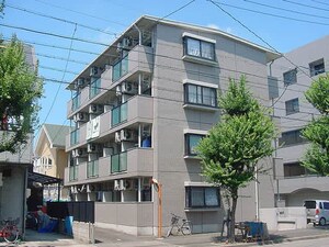 リノバス名港外観写真