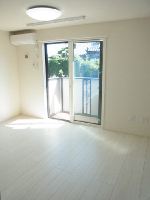 物件内観写真3　(居室)