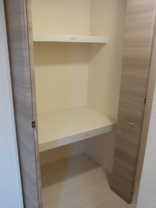 物件内観写真10　(収納)