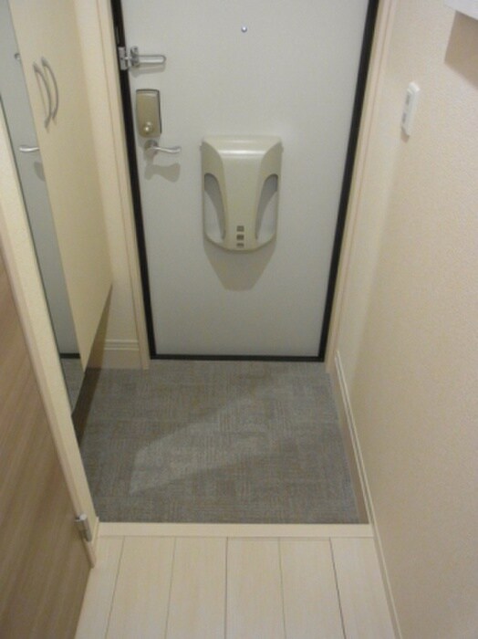物件内観写真13　(玄関)