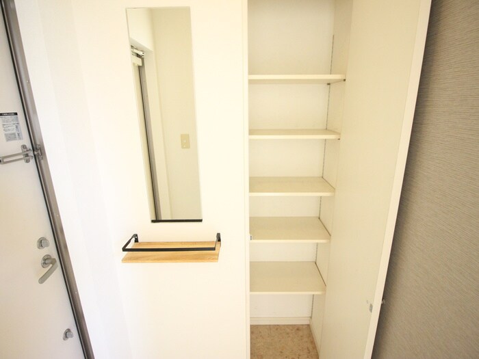 物件内観写真18　(靴箱)