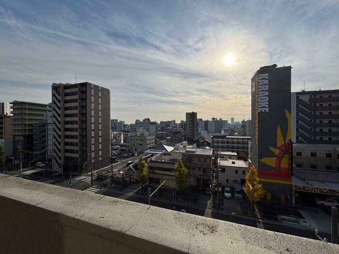 物件内観写真11　(室内からの展望)