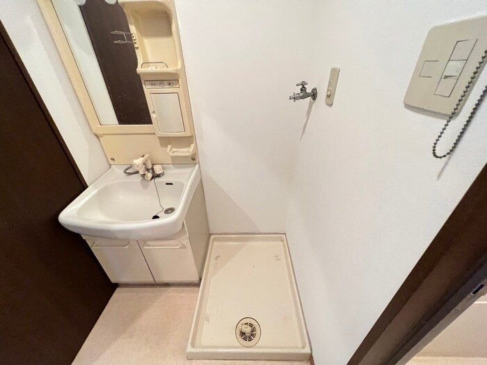 物件内観写真16　(洗濯機置場)