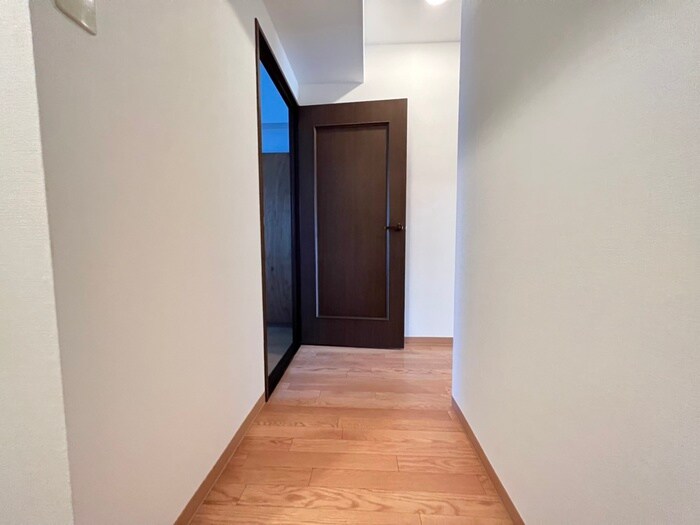 物件内観写真18　(廊下)