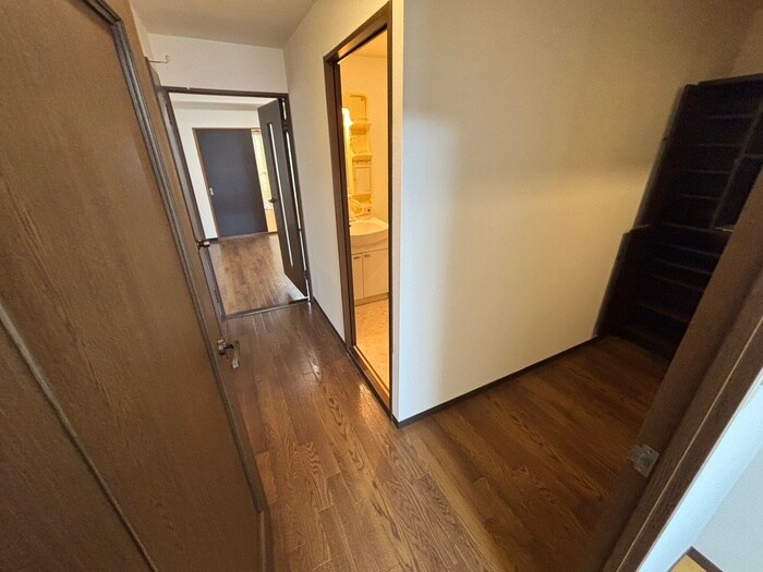 物件内観写真22　(廊下)