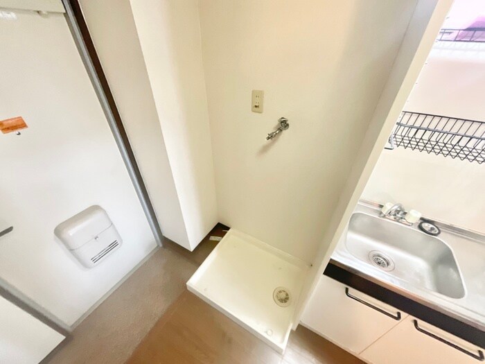 物件内観写真15　(洗濯機置場)