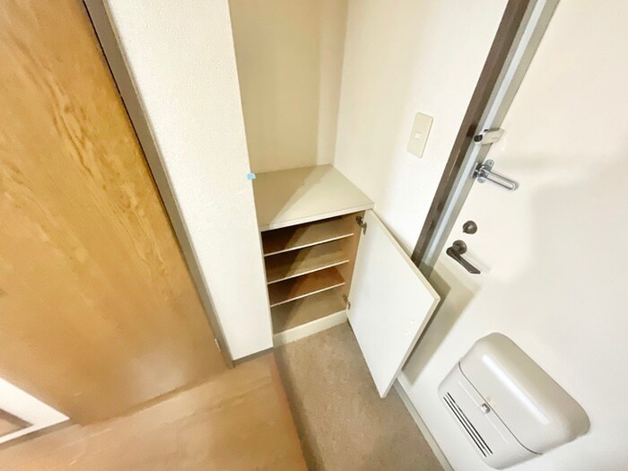 物件内観写真16　(靴箱)