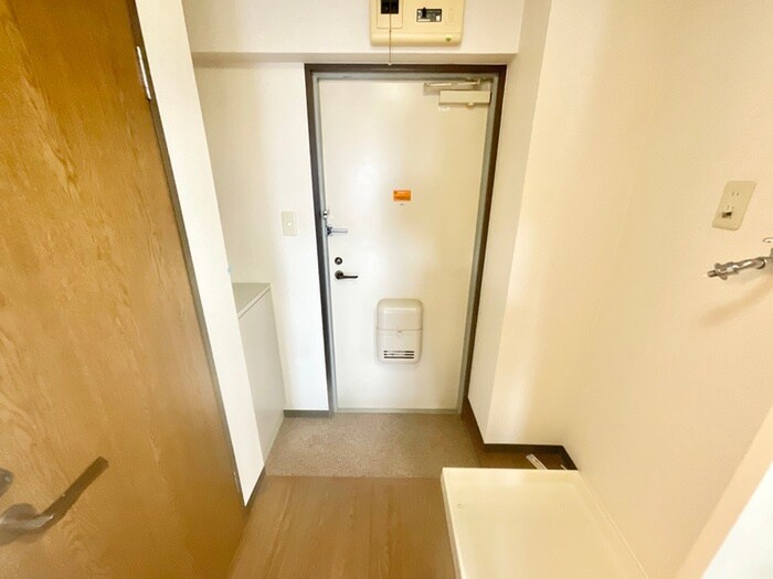 物件内観写真17　(玄関)