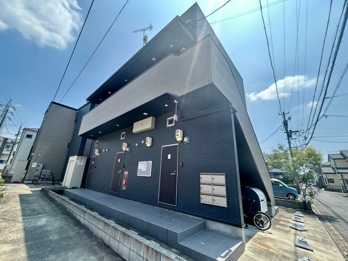 物件外観写真1　(外観写真)