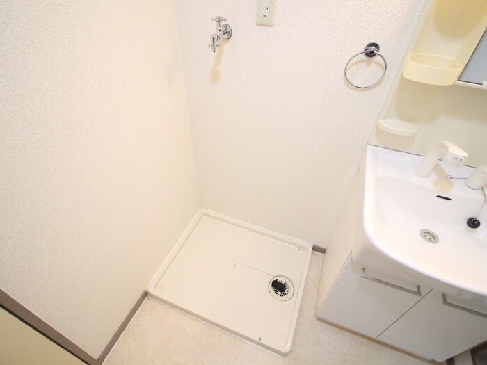 物件内観写真15　(洗濯機置場)