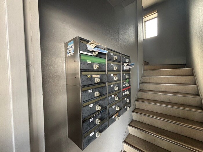 物件外観写真5　(エントランス部分)