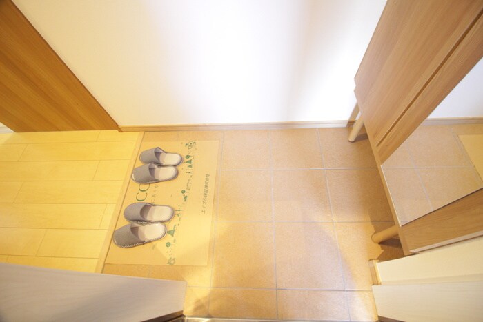 物件内観写真7　(玄関)