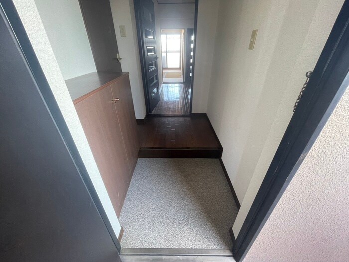 物件内観写真17　(玄関)
