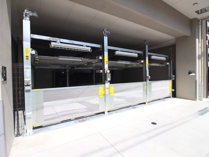 物件外観写真3　(駐車場)