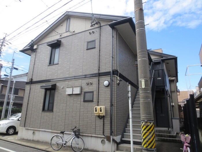 物件外観写真3　(エントランス部分)