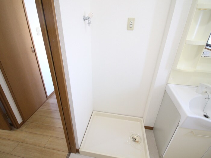 物件内観写真15　(洗濯機置場)