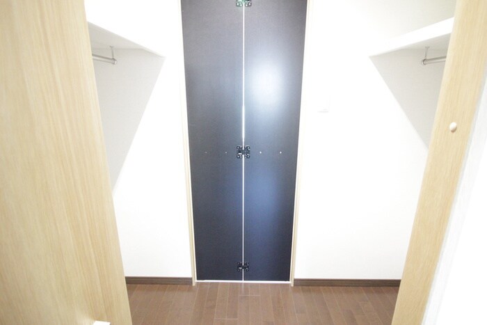 物件内観写真10　(収納)