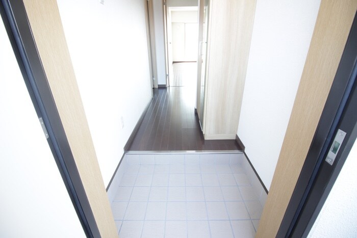 物件内観写真19　(玄関)