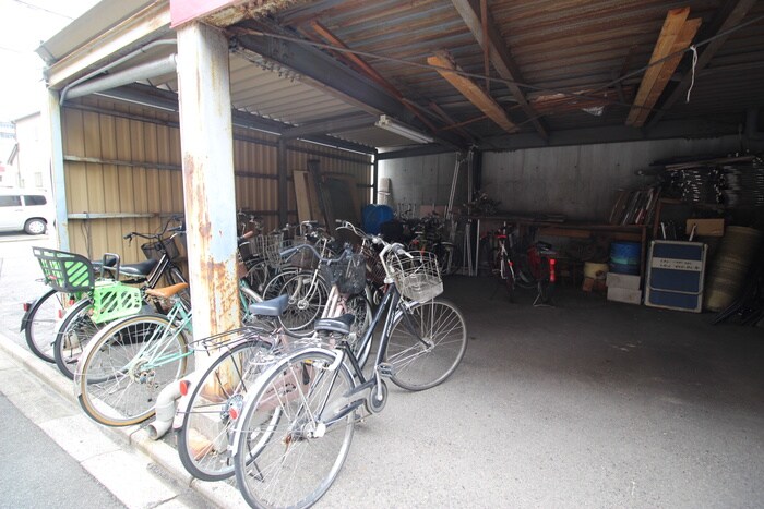 物件外観写真6　(駐輪場)