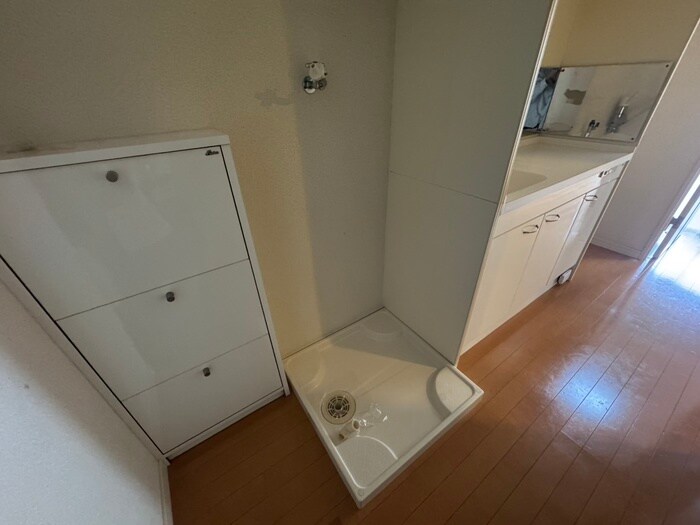 物件内観写真13　(洗濯機置場)