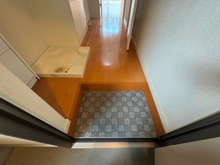 物件内観写真16　(玄関)