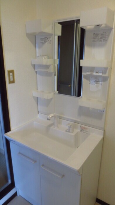 物件内観写真12　(収納)