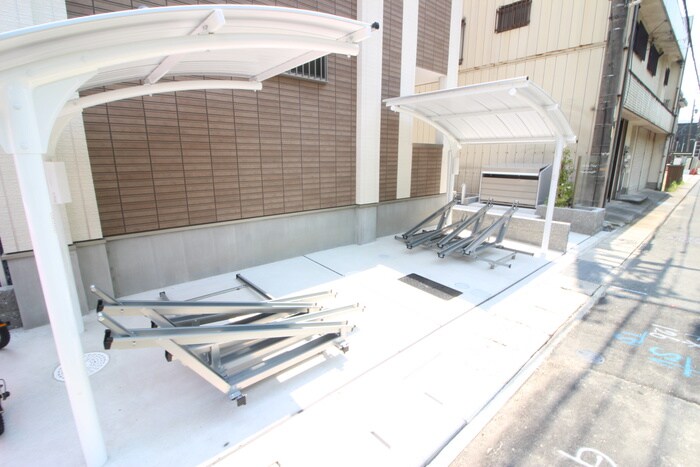 物件外観写真3　(駐輪場)