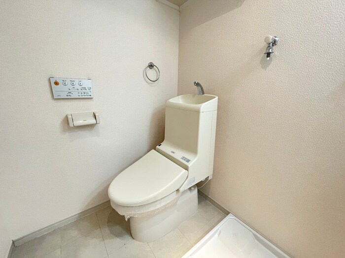 物件内観写真14　(トイレ)