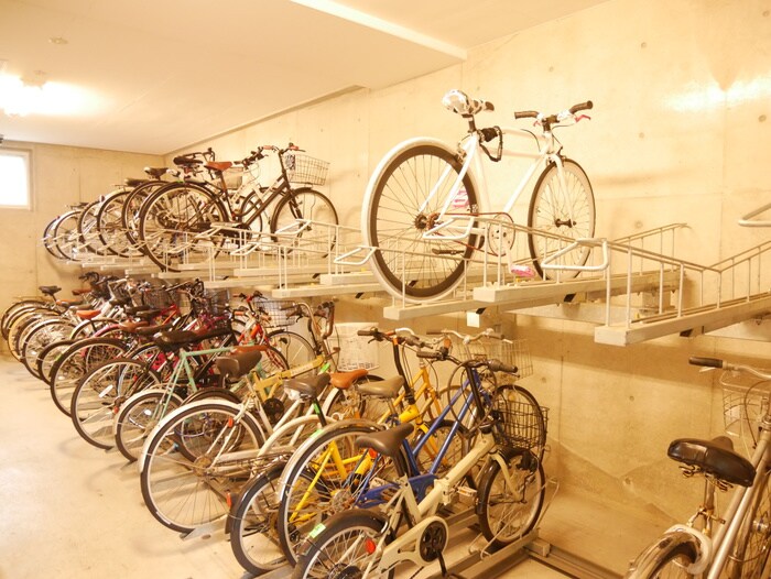 物件外観写真2　(駐輪場)