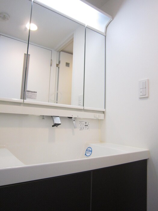 物件内観写真12　(洗面)