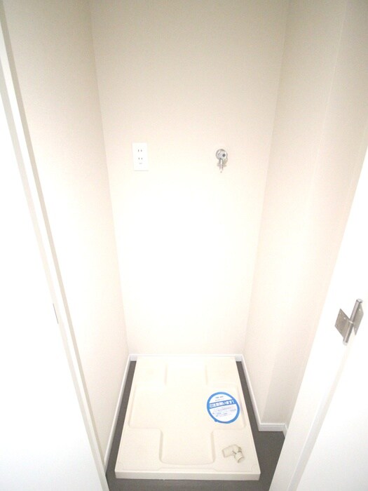 物件内観写真12　(洗濯機置場)