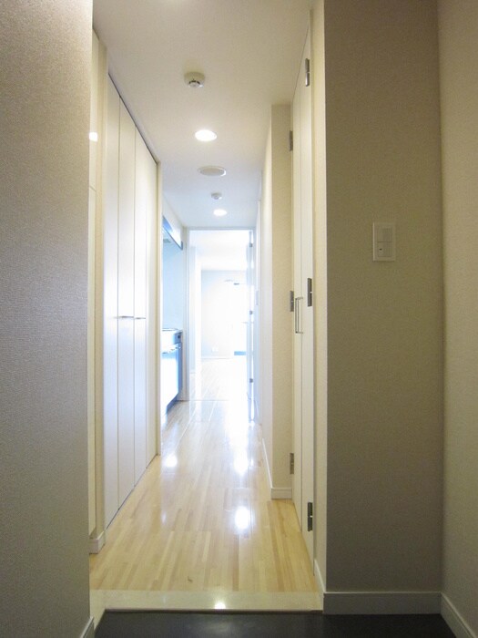 物件内観写真13　(玄関)