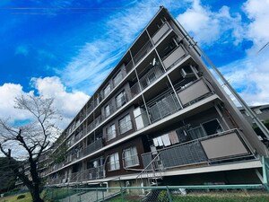 なるみｸﾞﾘｰﾝｺｰﾎﾟ２号棟（401）外観写真