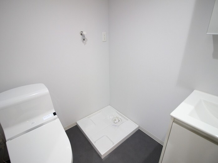 物件内観写真18　(洗濯機置場)