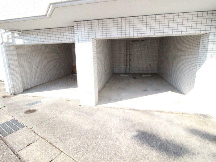 物件外観写真4　(駐車場)