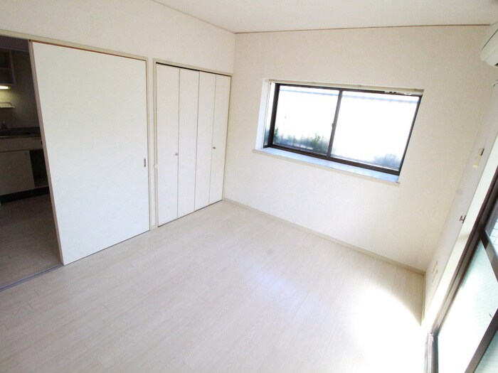 物件内観写真10　(居室)