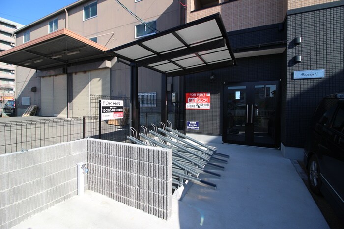 物件外観写真2　(駐輪場)