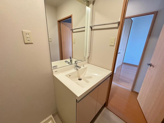 物件内観写真12　(洗面)