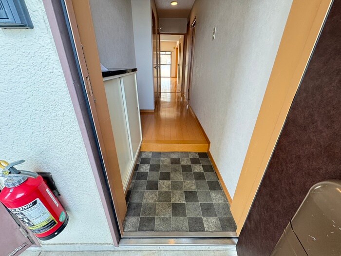 物件内観写真15　(玄関)
