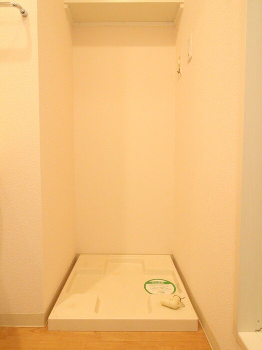 物件内観写真15　(洗濯機置場)