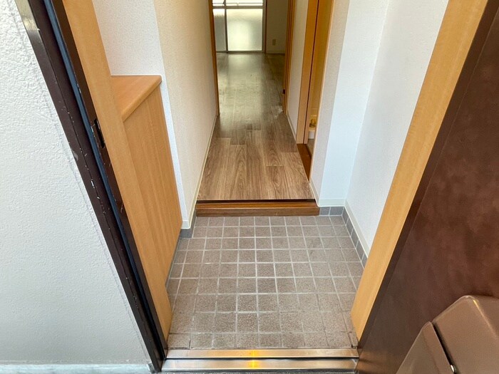 物件内観写真15　(玄関)