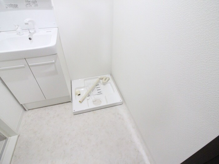 物件内観写真13　(洗濯機置場)