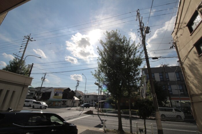 物件内観写真16　(室内からの展望)