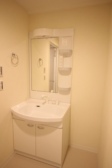 物件内観写真8　(洗面)