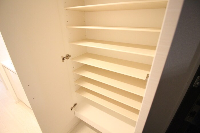 物件内観写真8　(靴箱)