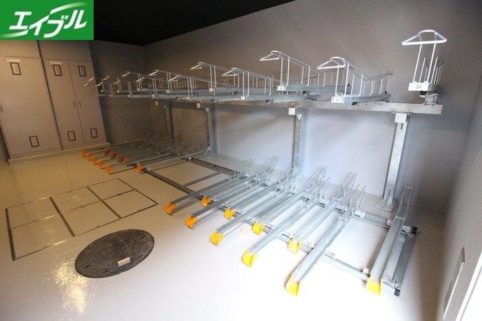 物件外観写真6　(駐輪場)