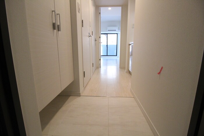 物件内観写真10　(玄関)